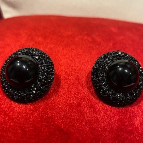 VTG ST. JOHN Round Black Rhinestone Button Stone EARRINGS - Picture 8 of 9